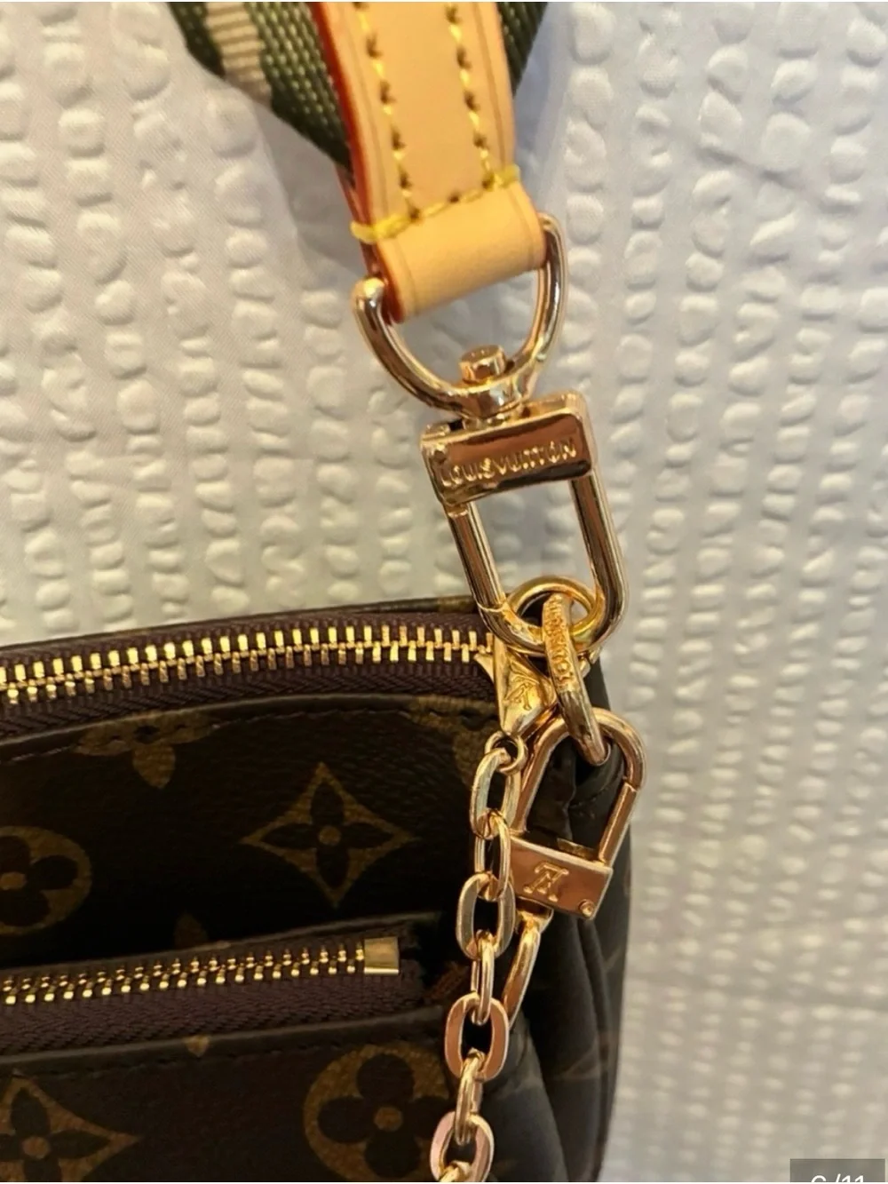 Louis Vuitton Brown
Monogram Multi-Pochette with Green Strap and Gold
Chain - Picture 6 of 8
